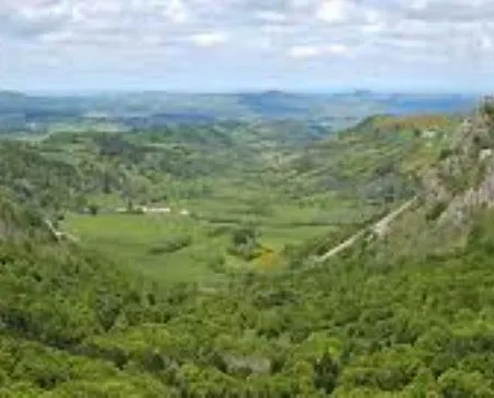 Lilas, Saint Antoine, Orcival, Entre Sancy Et Volcans. Orcival
