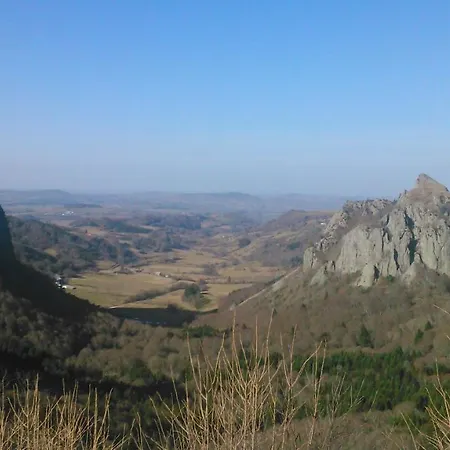Apartment Lilas, Saint Antoine, Orcival, Entre Sancy Et Volcans. Orcival